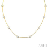 1 1/2 Ctw Lovebright Circular Mount & Bar Link Round Cut Diamond Choker Necklace in 14K Yellow and White Gold