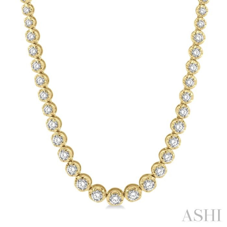 3 Ctw Round Cut Diamond Illusion Necklace in 14K Yellow Gold
