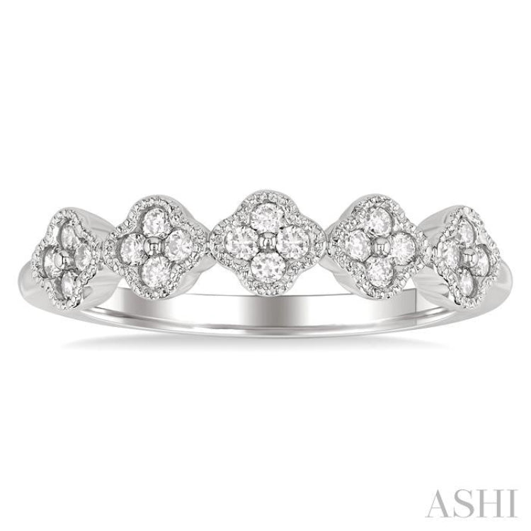 1/4 Ctw Clover Motif Round Cut Diamond Fashion Ring in 14K White Gold