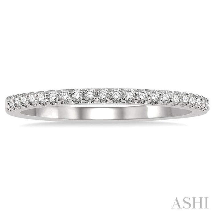 1/5 Ctw Round Cut Diamond Wedding Band in 14K White Gold