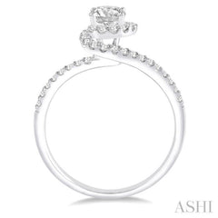 1/2 Ctw Diamond Engagement Ring with 1/4 Ct Round Cut Center Stone in 14K White Gold