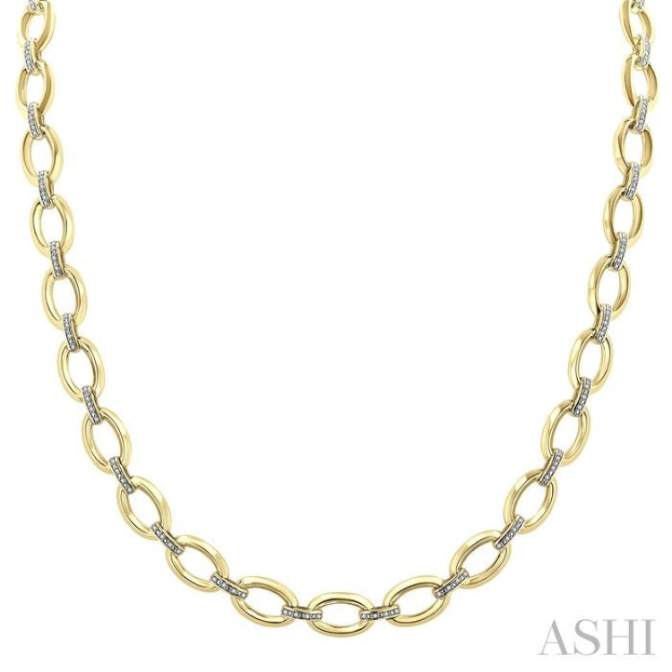 1/4 Ctw Bold Oval Link Round Cut Diamond Necklace in Yellow Gold Vermeil