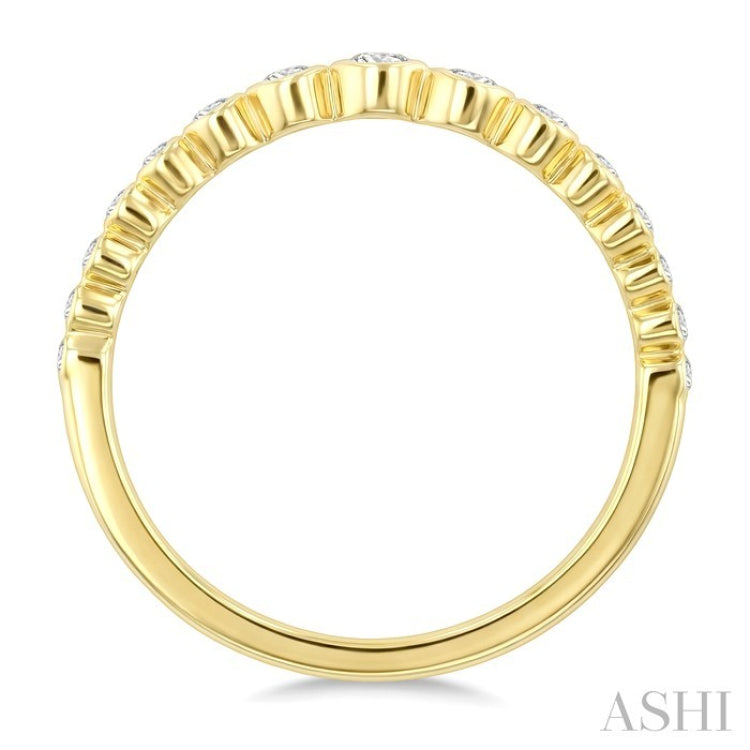 1/3 Ctw Bezel Set Round Cut Diamond Wave Fashion Ring in 14K Yellow Gold