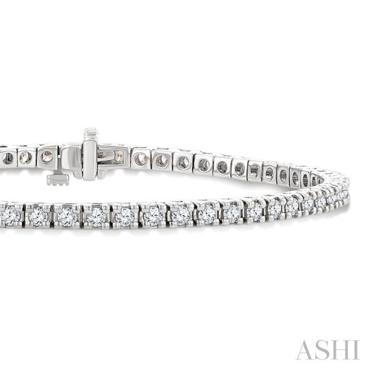 2 Ctw Square Shape Round Cut Diamond Tennis Bracelet in 14K White Gold