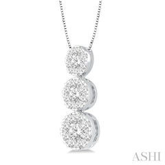 3/4 Ctw Lovebright 3 stone Essential Round Cut Diamond Pendant with Chain in 14K White Gold